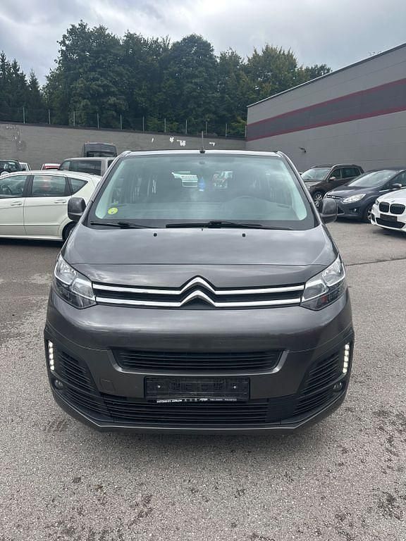 Grau Gebraucht 2021 Citroën Jumpy Van / Kleinbus | 19.000 € (Teuer) - Bild 1/4