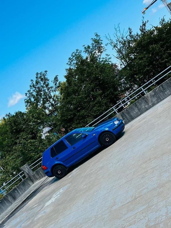 Blau Gebraucht 1999 VW Golf Limousine | 650 € (Superpreis) - Bild 1/4