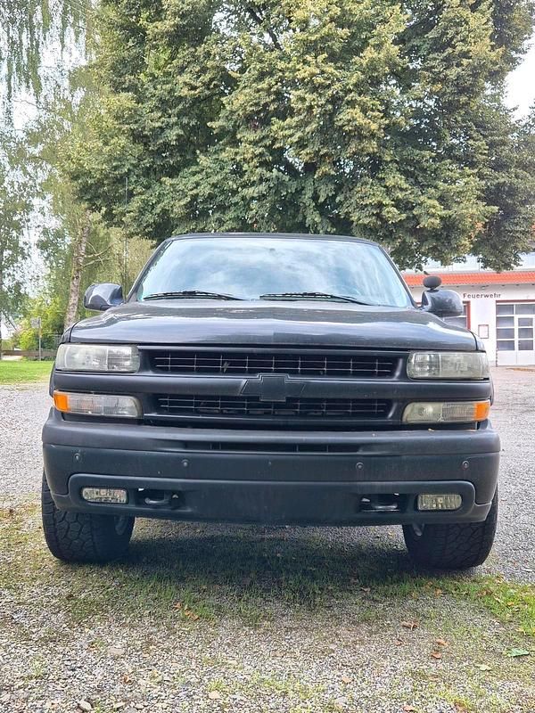 Schwarz Gebraucht 2005 Chevrolet Tahoe SUV | 9.500 € - Bild 1/4