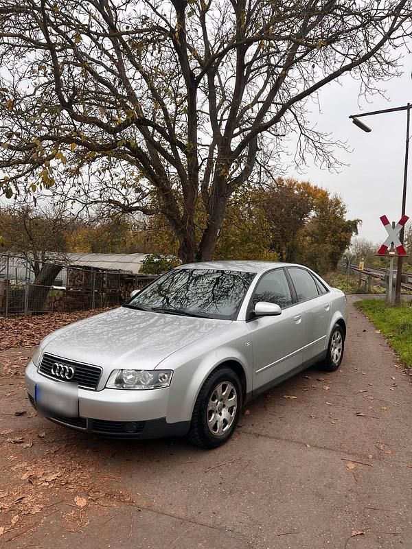 Gebraucht Audi A4 130 PS (95 kW) 2001 Silber Limousine