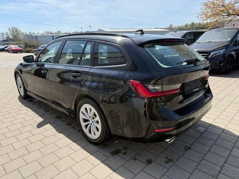 Gebraucht BMW 330e Advantage 252 PS (185 kW) 2021 Schwarz Kombi