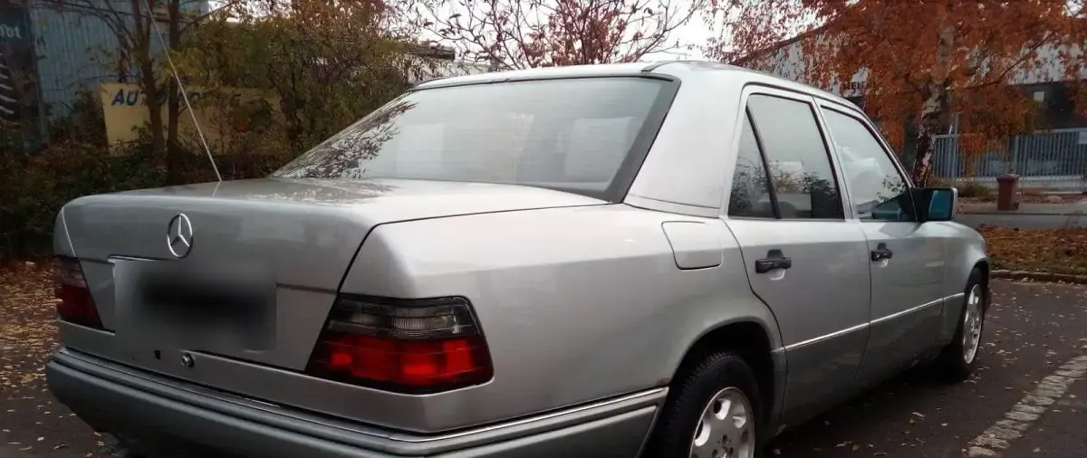 Gebraucht Mercedes E320 220 PS (161 kW) 1994 Silber Kombi