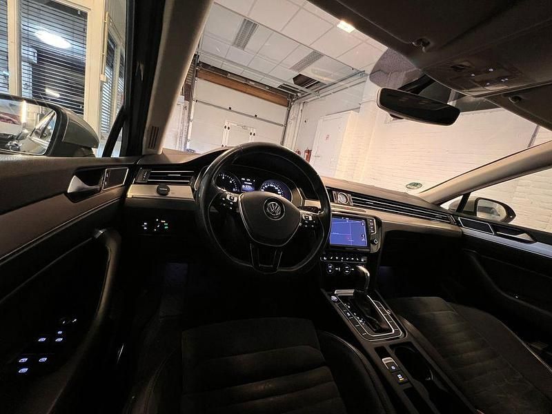 Gebraucht VW Passat R-line 120 PS (88 kW) 2015 Grau Limousine