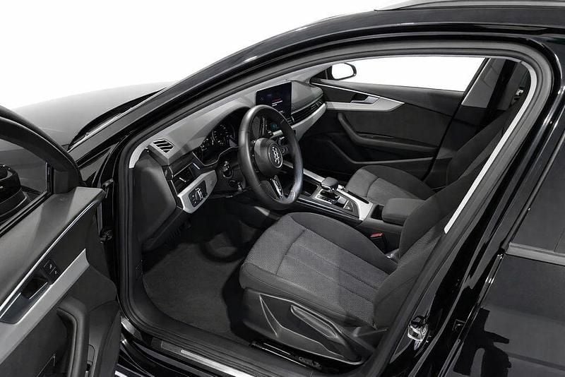 Gebraucht Audi A4 150 PS (110 kW) 2022 Mythosschwarz metallic Kombi