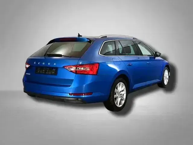 Gebraucht Skoda Superb Ambition 150 PS (110 kW) 2024 Blau Kombi