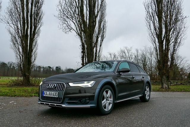 Gebraucht Audi A6 Allroad Ambiente 320 PS (235 kW) 2015 Braun Kombi