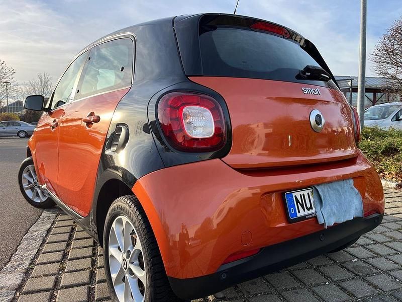Gebraucht Smart ForFour Passion 71 PS (52 kW) 2017 Orange Kleinwagen