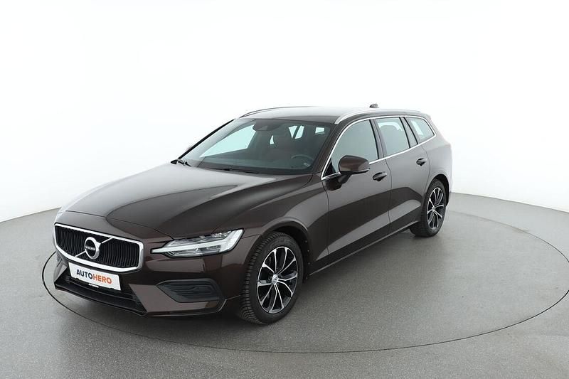 Braun Gebraucht 2020 Volvo V60 Momentum Kombi | 23.690 € (Fairer Preis) - Bild 1/3