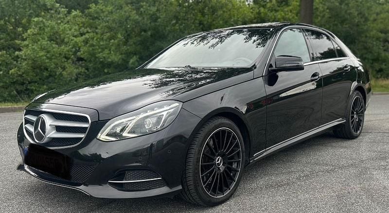 Schwarz Gebraucht 2013 Mercedes E350 Avantgarde Limousine | 15.900 € (Fairer Preis) - Bild 1/4