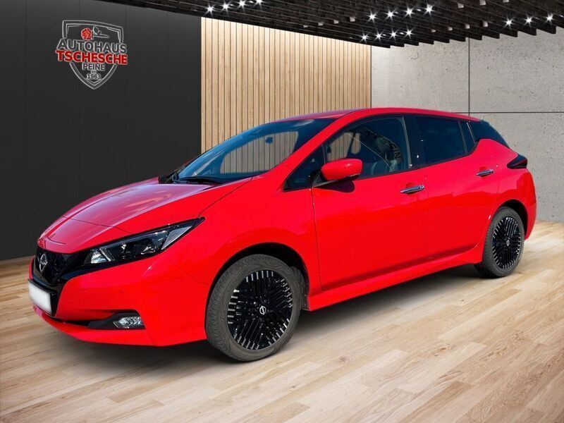 Rot (red (s)) Gebraucht 2023 Nissan Leaf Tekna Kleinwagen | 21.990 € (Fairer Preis) - Bild 1/4