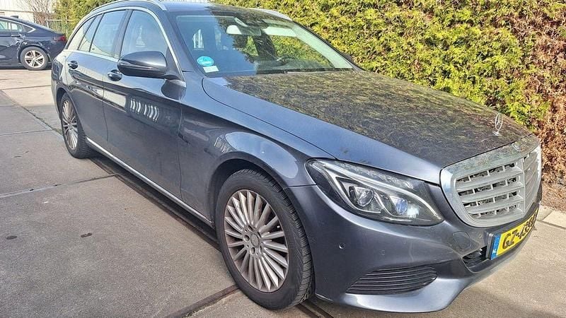 Gebraucht Mercedes C350e Edition 211 PS (155 kW) 2015 Grau Kombi