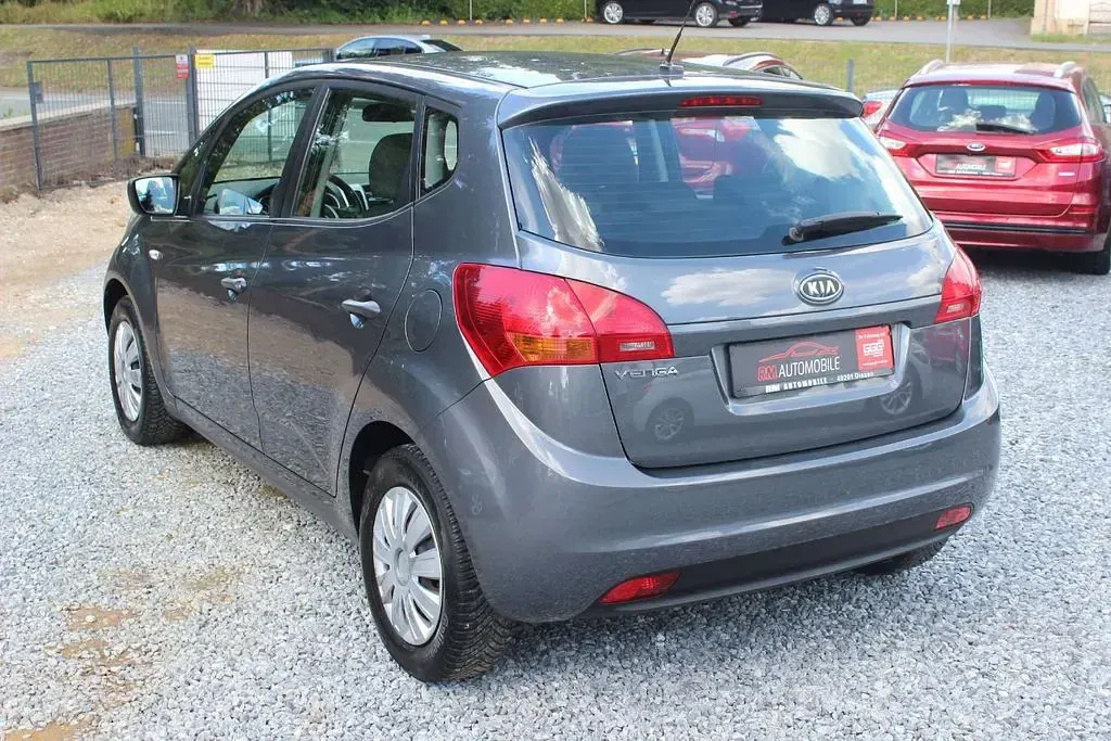 Gebraucht Kia Venga 90 PS (66 kW) 2010 Grau Kleinwagen
