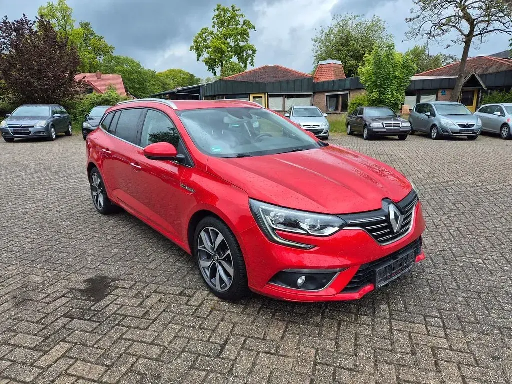 Gebraucht Renault Mégane IV Bose Edition 110 PS (80 kW) 2017 Rot Limousine