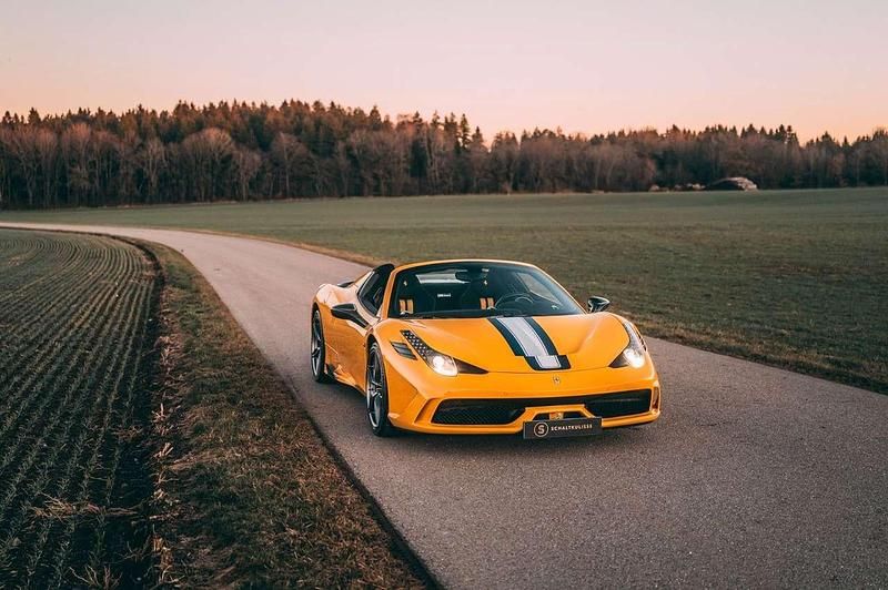 Gebraucht Ferrari 458 605 PS (444 kW) 2015 Giallo modena Cabrio