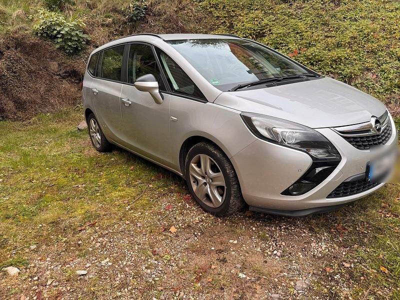 Silber Gebraucht 2016 Opel Zafira Van / Kleinbus | 8.250 € (Guter Preis) - Bild 1/4