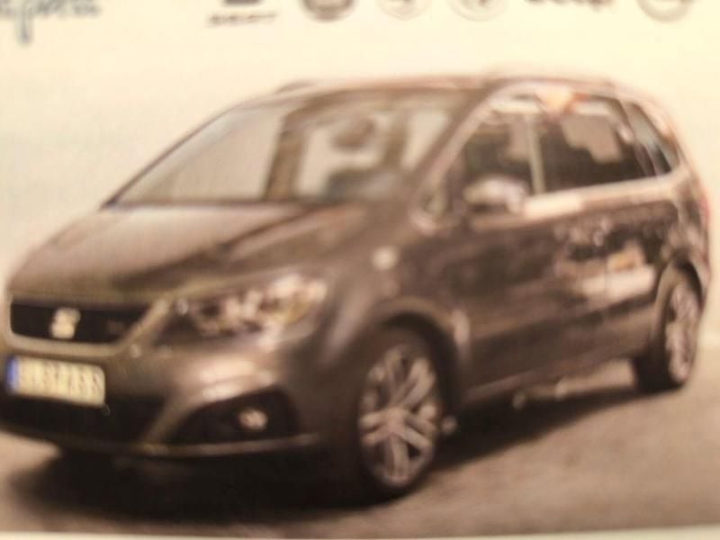 Grau Gebraucht 2018 Seat Alhambra FR-Line Van / Kleinbus | 29.500 € (Teuer) - Bild 1/4