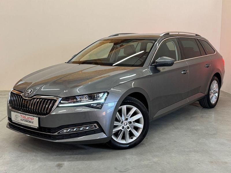 Grau Gebraucht 2022 Skoda Superb Limousine | 28.950 € (Guter Preis) - Bild 1/4