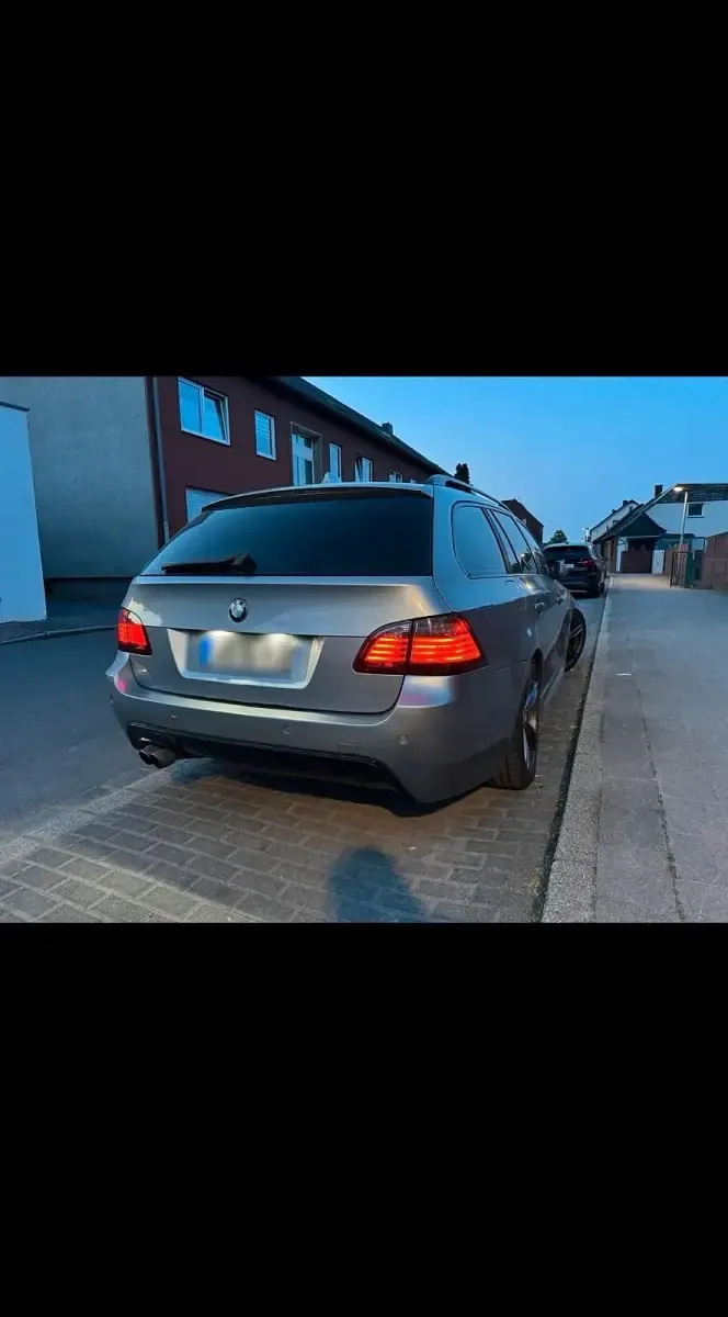 Gebraucht BMW 545 333 PS (244 kW) 2004 Grau Kombi