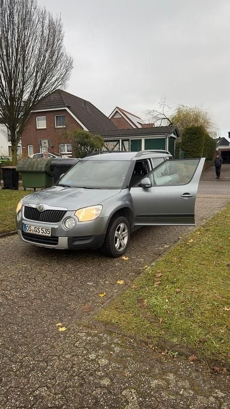Gebraucht Skoda Yeti 108 PS (79 kW) 2013 Grau SUV