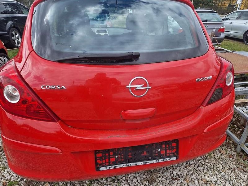 Gebraucht Opel Corsa 80 PS (58 kW) 2009 Rot Kleinwagen