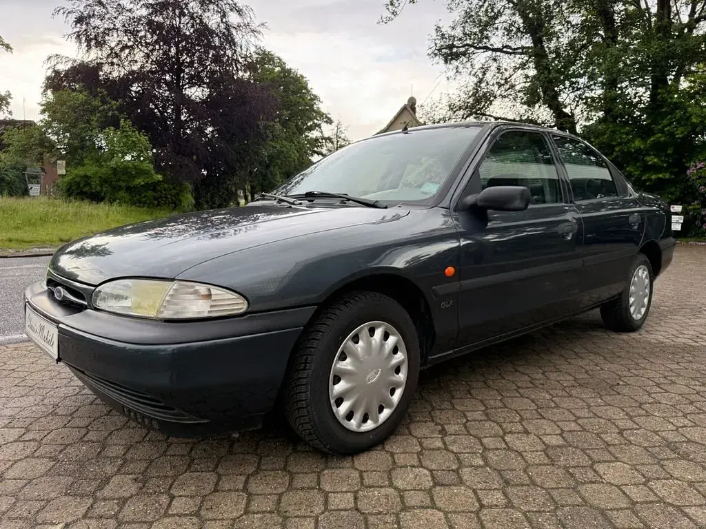 Gebraucht Ford Mondeo 116 PS (85 kW) 1993 Grau Limousine