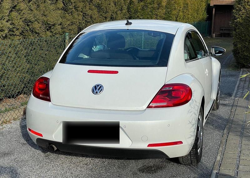 Gebraucht VW Beetle Design 105 PS (77 kW) 2014 Weiß Kleinwagen