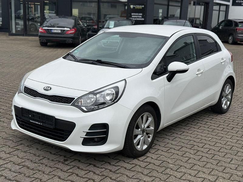 Gebraucht Kia Rio DREAM-TEAM Edition 84 PS (61 kW) 2015 Weiß Kleinwagen