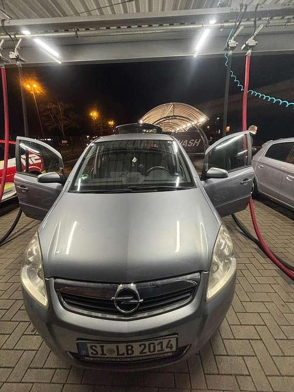 Silber Gebraucht 2009 Opel Zafira Van / Kleinbus | 3.500 € (Fairer Preis) - Bild 1/4