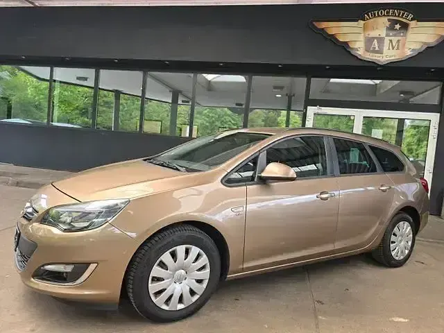 Gebraucht Opel Astra Active 175 PS (128 kW) 2011 Andere Kombi
