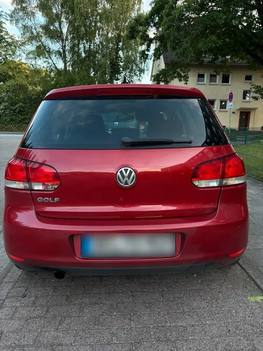 Gebraucht VW Golf VI Style 105 PS (77 kW) 2011 Rot Kleinwagen