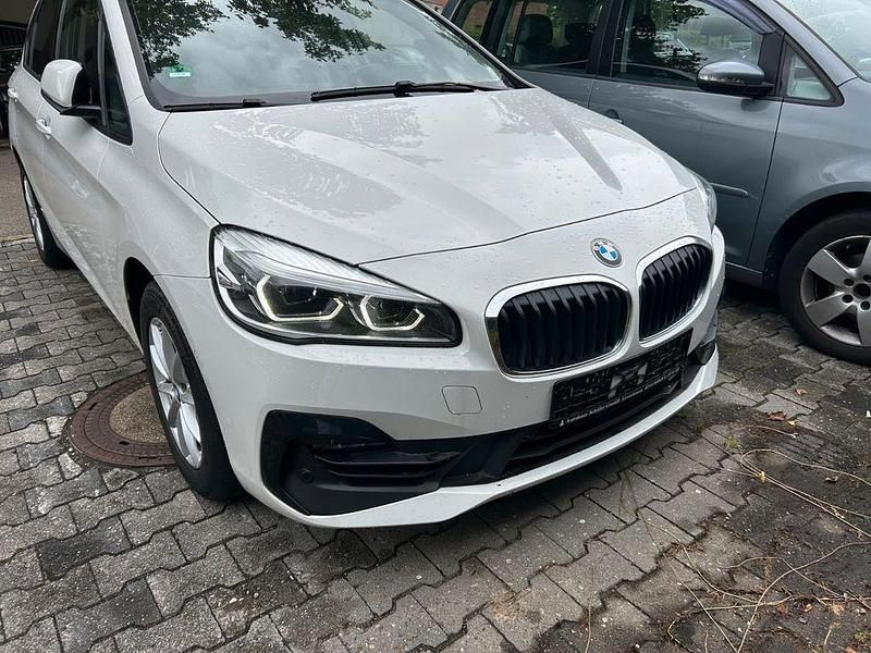 Gebraucht BMW 216 Active Tourer Advantage 116 PS (85 kW) 2019 Weiß Van / Kleinbus