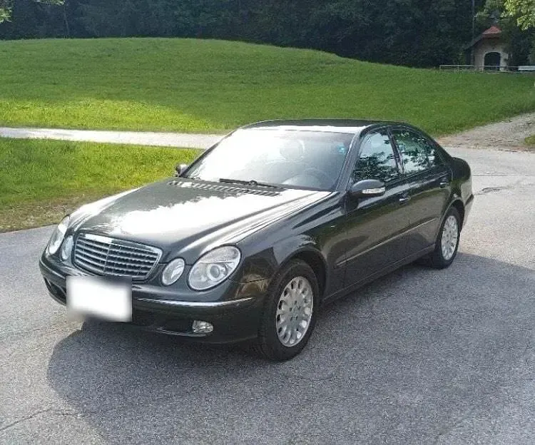 Gebraucht Mercedes E220 150 PS (110 kW) 2004 Grau Limousine