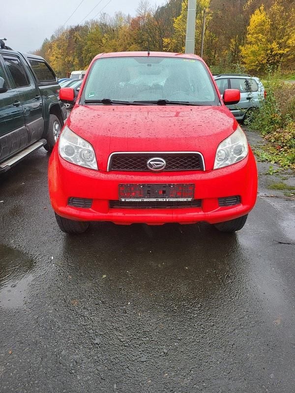 Rot Gebraucht 2006 Daihatsu Terios SUV | 2.990 € (Fairer Preis) - Bild 1/4