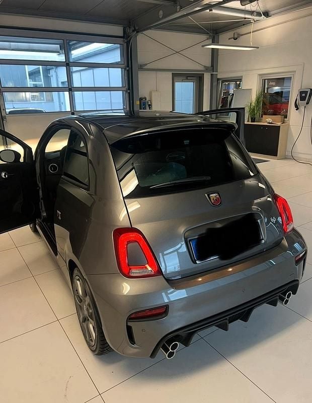 Gebraucht Abarth 695 Competizione 180 PS (132 kW) 2023 Grau Kleinwagen