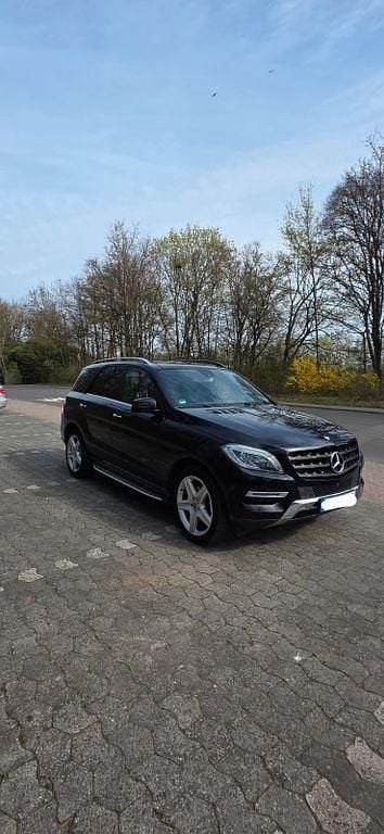 Gebraucht Mercedes ML350 258 PS (189 kW) 2013 Schwarz SUV