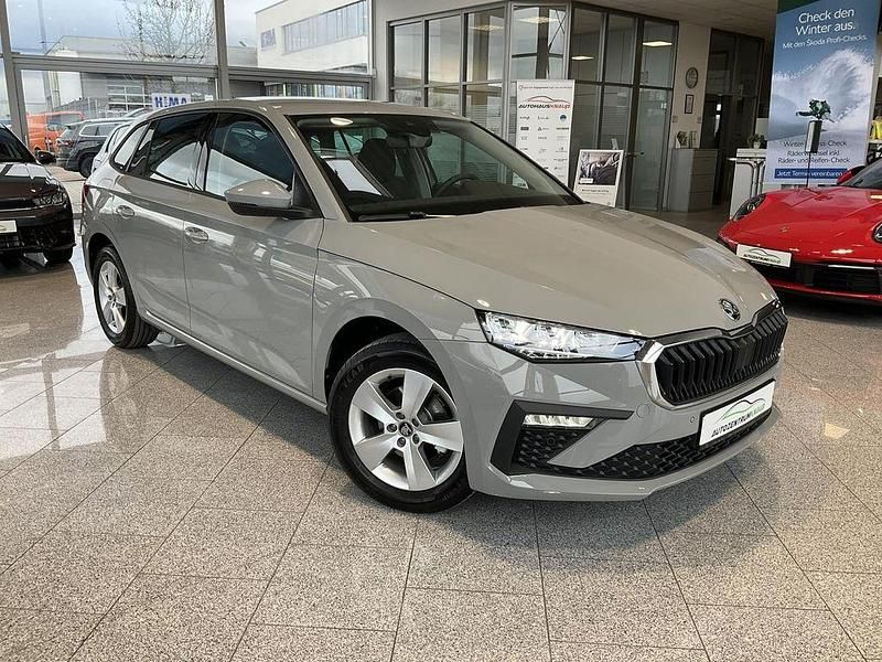 Neu Skoda Scala Drive 116 PS (85 kW) 2026 Grau Kleinwagen