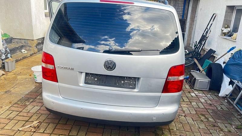 Gebraucht VW Touran 140 PS (102 kW) 2011 Silber Van / Kleinbus