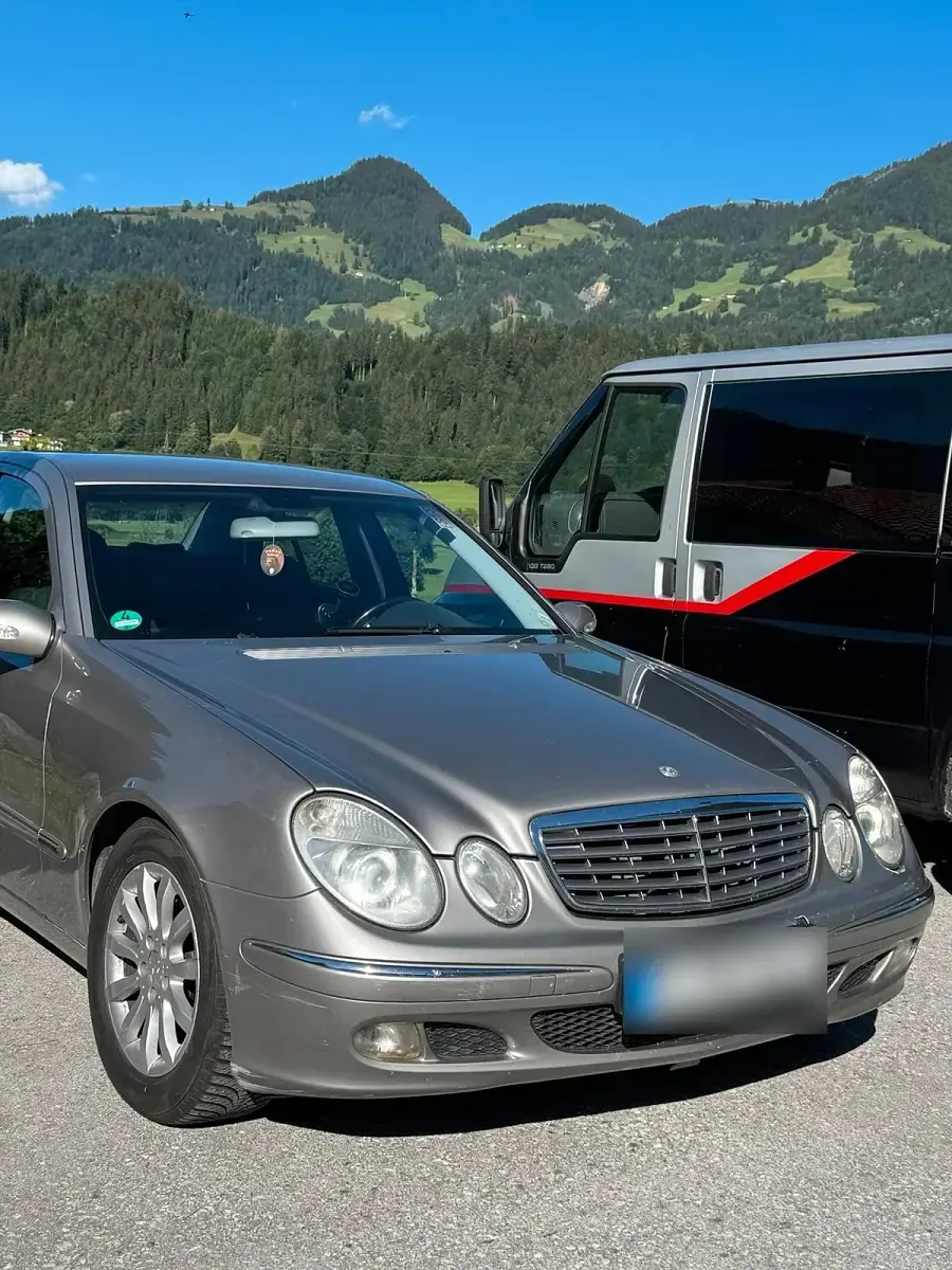 Gebraucht Mercedes E220 150 PS (110 kW) 2004 Gold Limousine