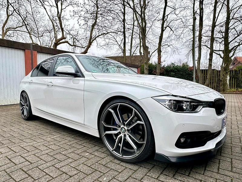Gebraucht BMW 330e iPerformance 320 PS (235 kW) 2017 Weiß Limousine