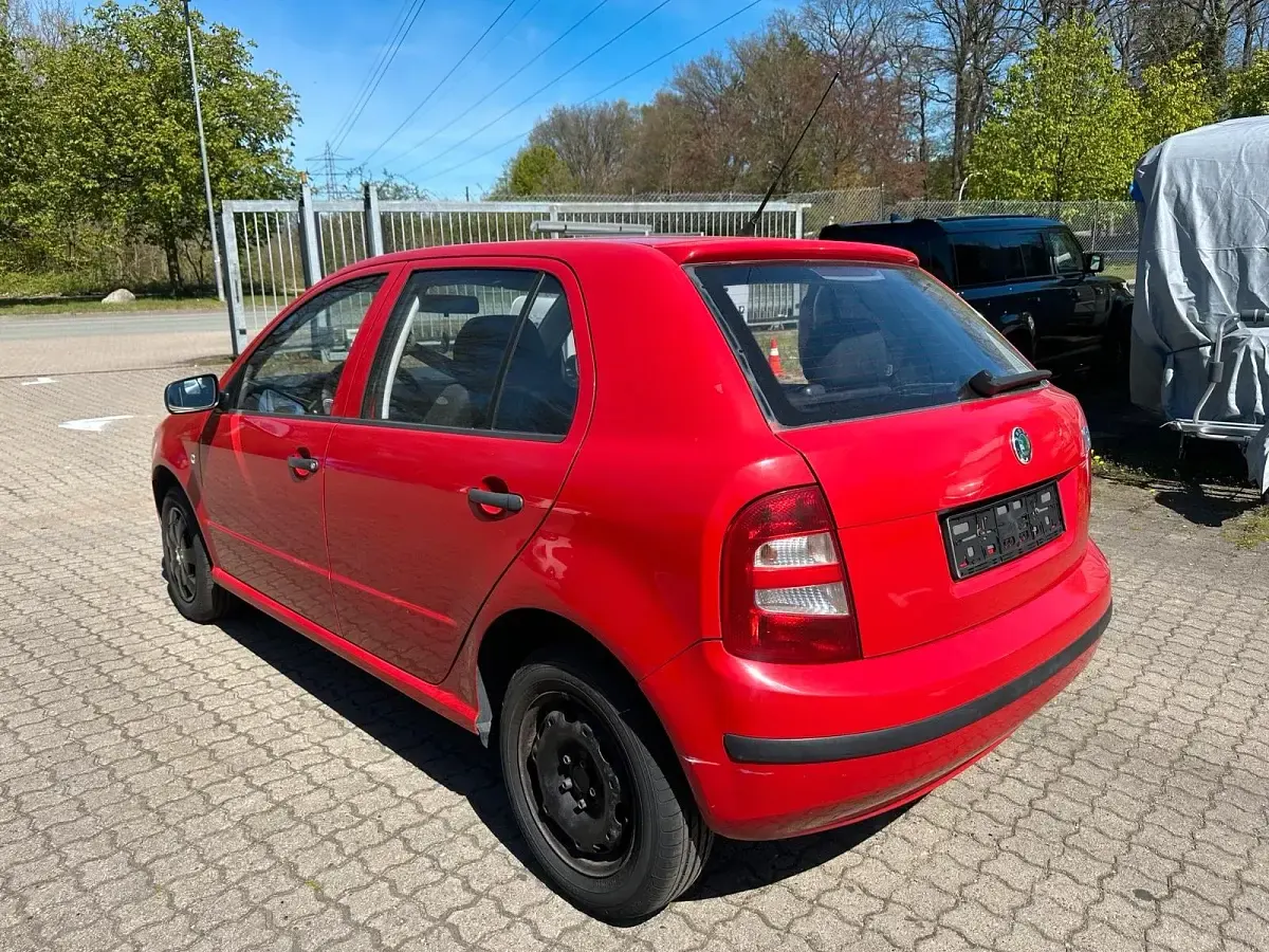 Używany Skoda Fabia 60 KM (44 kW) 2004 Czerwony Hatchback