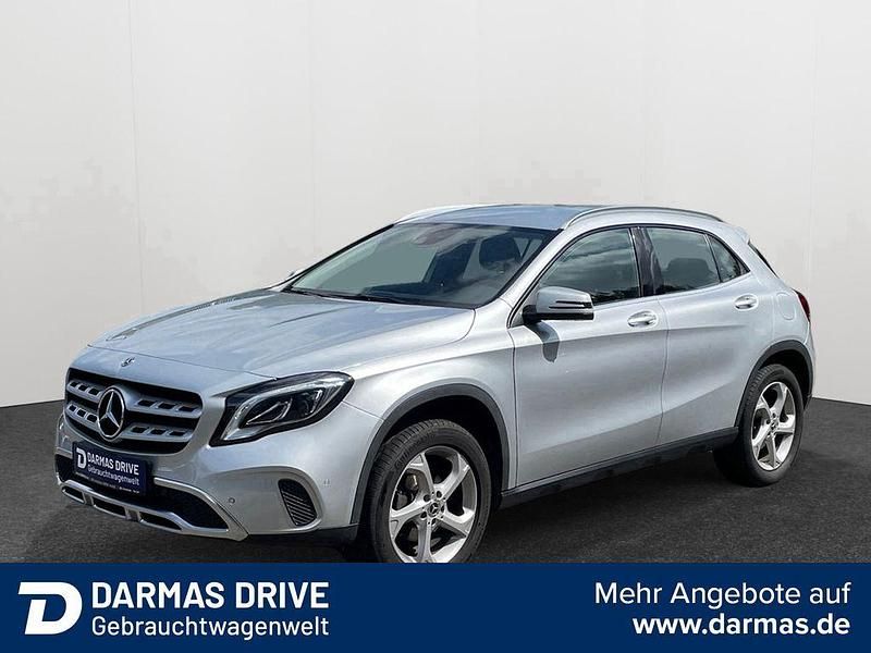 Silber Gebraucht 2019 Mercedes GLA200 Urban SUV | 23.690 € (Fairer Preis) - Bild 1/4