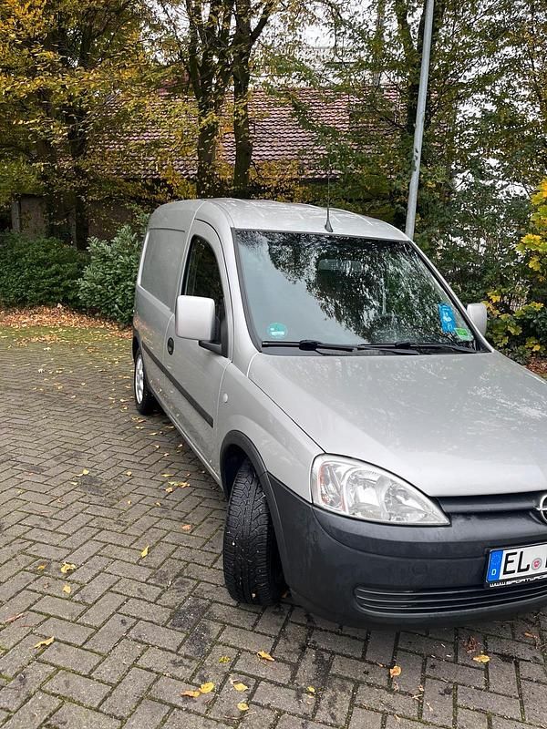 Gebraucht Opel Combo 94 PS (69 kW) 2008 Silber Van / Kleinbus