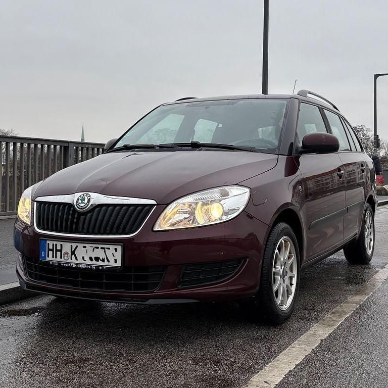 Violet Gebraucht 2011 Skoda Fabia Ambiente Kombi | 4.900 € (Fairer Preis) - Bild 1/4