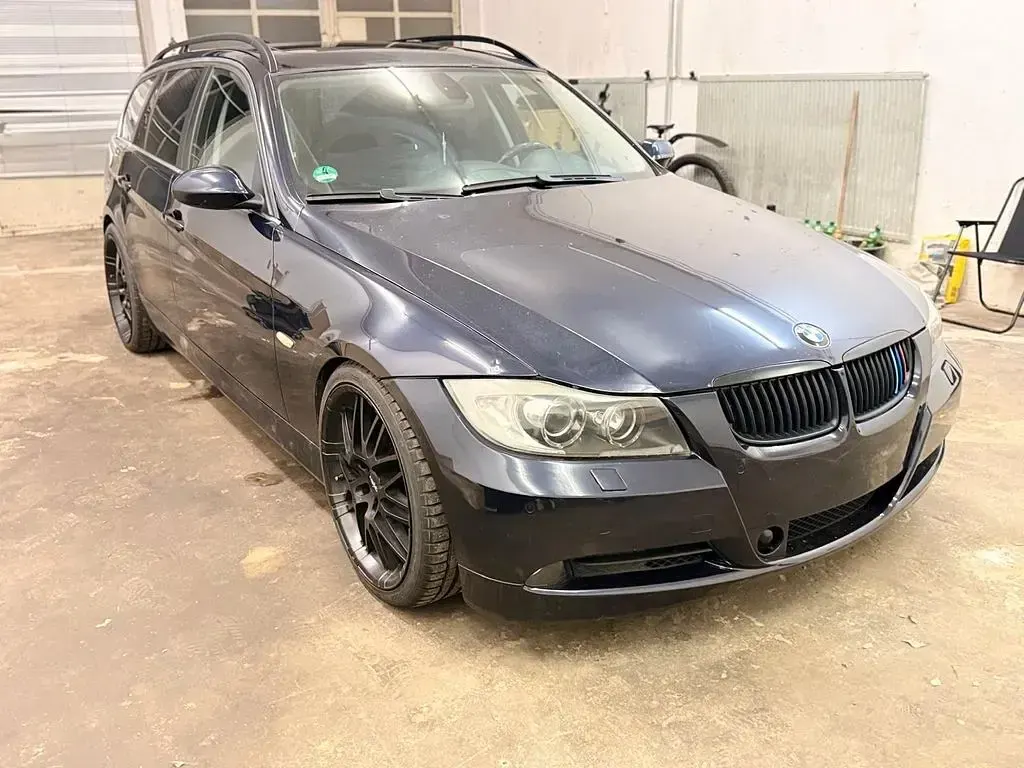 Gebraucht BMW 330 Performance 258 PS (189 kW) 2007 Blau Kombi