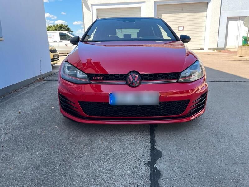 Rot Gebraucht 2016 VW Golf VII GTI Kleinwagen | 14.526 € (Guter Preis) - Bild 1/4