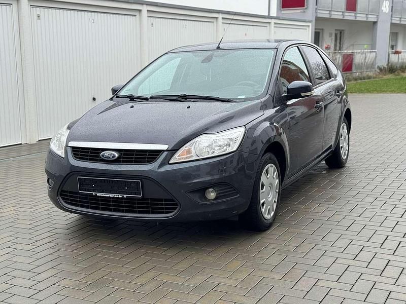 Gebraucht Ford Focus 101 PS (74 kW) 2011 Grau Limousine