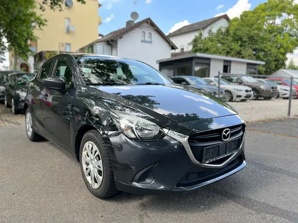 Gebraucht Mazda 2 Center-Line 75 PS (55 kW) 2016 Grau Limousine