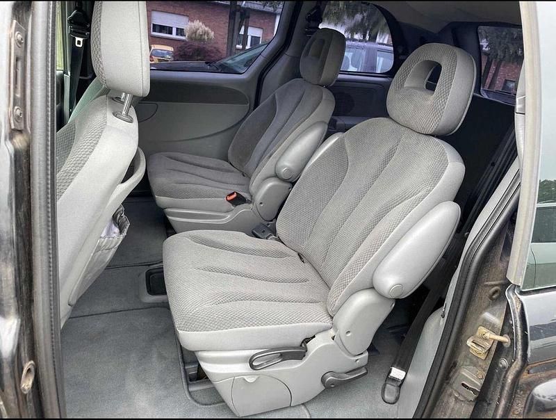 Schwarz Gebraucht 2007 Chrysler Voyager Van | 3.990 € (Teuer) - Bild 1/3