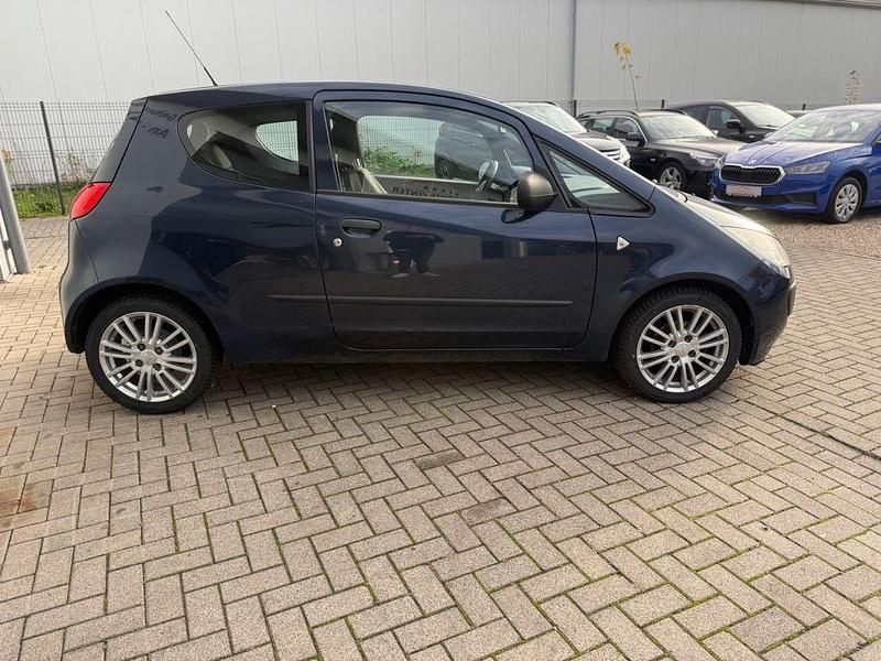 Gebraucht Mitsubishi Colt 75 PS (55 kW) 2006 Blau Kleinwagen