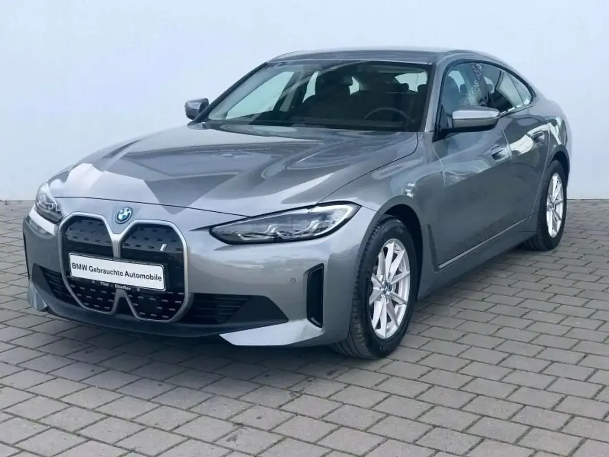 Używany BMW i4 250 kW (340 KM) 2023 Szary Sedan/Limuzyna
